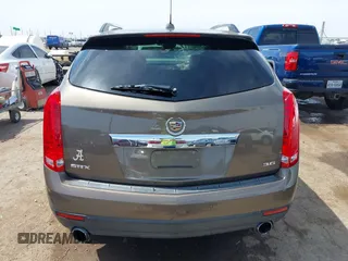 2016 Cadillac SRX Performance Collection z VIN 3GYFNCE39GS512286, wystawiony jako IAAI lot #42392467 z przebiegiem 95 708 mil mil oraz . Historia ofert i sprzedaży dostępna na DreamBid. Obrazek 16.