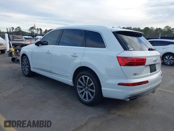 2018 Audi Q7 Premium Plus with VIN WA1LHAF71JD031195, listed as a IAAI auction lot 41219666 with 63,641 mi miles. Bid and sale history available at carsss.com. Image 3.