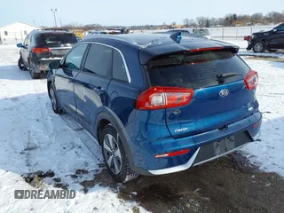 2018 Kia Niro LX with VIN KNDCB3LC3J5210563, listed as a IAAI auction lot 41570690 with 102,613 mi miles. Bid and sale history available at carsss.com. Image 3.