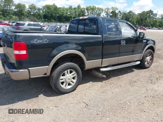 2004 Ford F-150 XLT z VIN 1FTPX14504NB38703, wystawiony jako IAAI lot #42680250 z przebiegiem 135 335 mil mil oraz . Historia ofert i sprzedaży dostępna na DreamBid. Obrazek 4.