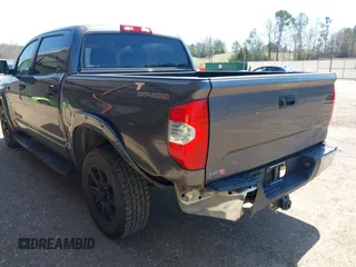 2018 Toyota Tundra 2WD SR5 with VIN 5TFEY5F19JX229779, listed as a IAAI auction lot 41718984 with 272,351 mi miles. Bid and sale history available at carsss.com. Image 6.
