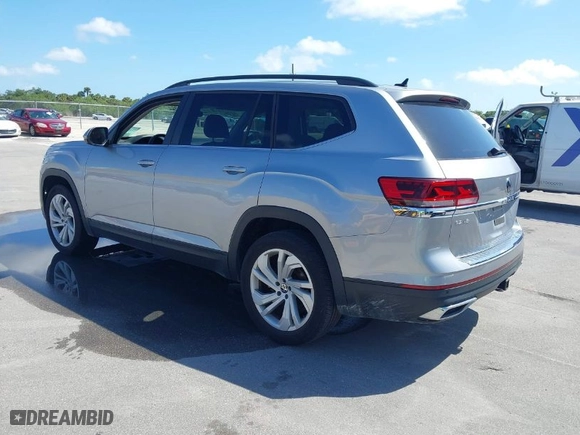 2022 Volkswagen Atlas 3.6L V6 SE w/Technology with VIN 1V2WR2CA2NC542530, listed as a IAAI auction lot 41913358 with 37,977 mi miles. Bid and sale history available at carsss.com. Image 3.