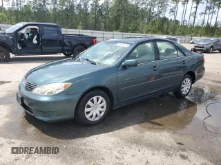 2005 Toyota Camry LE z VIN 4T1BE30K15U080398, wystawiony jako Copart lot #51443075 z przebiegiem 140 629 mil mil oraz Szkoda całkowita • Salvage title. Historia ofert i sprzedaży dostępna na DreamBid. Obrazek 1.