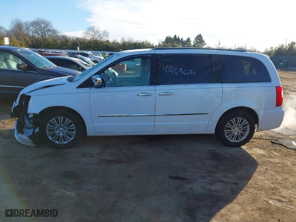 2016 Chrysler Town & Country Touring-L Anniversary Edition with VIN 2C4RC1CG4GR138010, listed as a IAAI auction lot 41463670 with 109,595 mi miles. Bid and sale history available at carsss.com. Image 14.