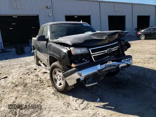 2006 Chevrolet Silverado 1500 LT1 with VIN 1GCEC19T06Z154227, listed as a Copart auction lot 43082745 with 197,982 mi miles and Salvage Title. Bid and sale history available at DreamBid. Image 11.