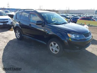 2007 Mitsubishi Outlander LS with VIN JA4MT31X57Z005992, listed as a IAAI auction lot 41856547 with 111,907 mi miles. Bid and sale history available at carsss.com. Image 1.