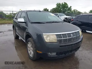 2007 Lincoln MKX with VIN 2LMDU68C07BJ23426, listed as a IAAI auction lot 41992268 with 182,856 mi miles. Bid and sale history available at carsss.com. Image 1.