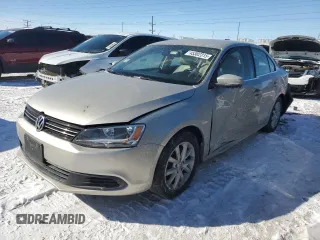 2013 Volkswagen Jetta SE with VIN 3VWDX7AJ8DM232729, listed as a Copart auction lot 45302315 with 121,938 mi miles and Salvage title. Bid and sale history available at DreamBid. Image 1.