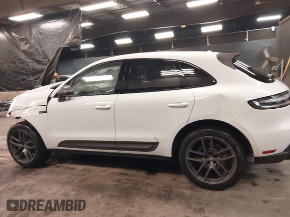 2024 Porsche Macan with VIN WP1AA2A59RLB10479, listed as a IAAI auction lot 41420275 with 6,897 mi miles and . Bid and sale history available at DreamBid. Image 15.
