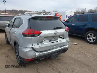 2017 Nissan Rogue SL with VIN 5N1AT2MV8HC770837, listed as a IAAI auction lot 41854052 with 71,537 mi miles. Bid and sale history available at carsss.com. Image 6.