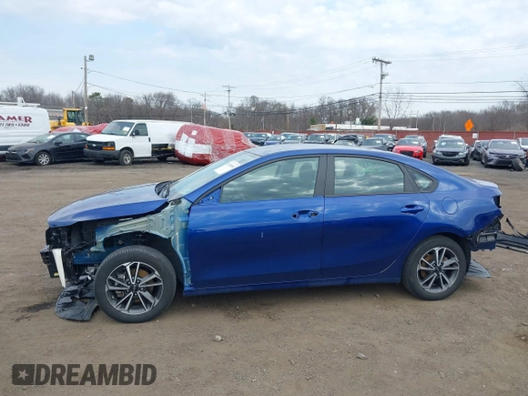 2023 Kia Forte LXS z VIN 3KPF24AD1PE602579, wystawiony jako IAAI lot #41760080 z przebiegiem 28 424 mil mil oraz . Historia ofert i sprzedaży dostępna na DreamBid. Obrazek 17.