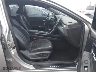 2019 Toyota Avalon XLE with VIN 4T1BZ1FB8KU006035, listed as a IAAI auction lot 41591179 with 111,917 mi miles. Bid and sale history available at carsss.com. Image 5.