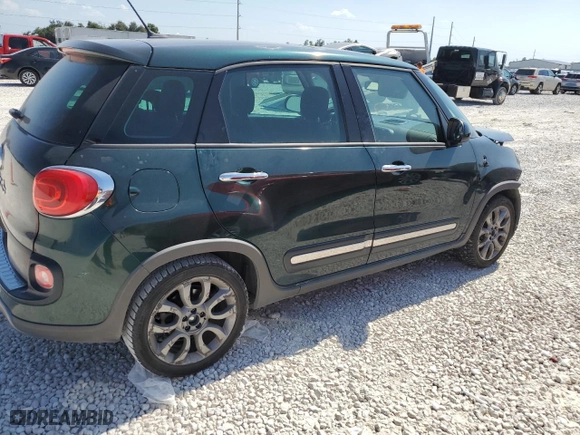 2015 FIAT 500L Urbana Trekking with VIN ZFBCFADH4FZ033219, listed as a Copart auction lot 68164704 with 70,046 mi miles and Salvage Title. Bid and sale history available at carsss.com. Image 3.