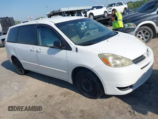 2004 Toyota Sienna CE with VIN 5TDZA23C44S007106, listed as a IAAI auction lot 42077667 with 201,895 mi miles. Bid and sale history available at carsss.com. Image 1.