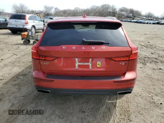 2021 Volvo V60 z VIN YV4102WK9M1070764, wystawiony jako Copart lot #46495284 z przebiegiem 30 074 mil mil oraz . Historia ofert i sprzedaży dostępna na DreamBid. Obrazek 6.