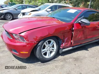 2010 Ford Mustang V6 с VIN 1ZVBP8AN7A5135555, выставлен на аукционе IAAI как лот 42065460 с пробегом 154 015 миль миль и . История ставок и продаж доступна на DreamBid. Изображение 6.