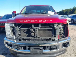 2017 Ford Super Duty F-250 SRW Lariat with VIN 1FT7W2BT4HEE41418, listed as a IAAI auction lot 40596814 with 110,684 mi miles. Bid and sale history available at carsss.com. Image 12.