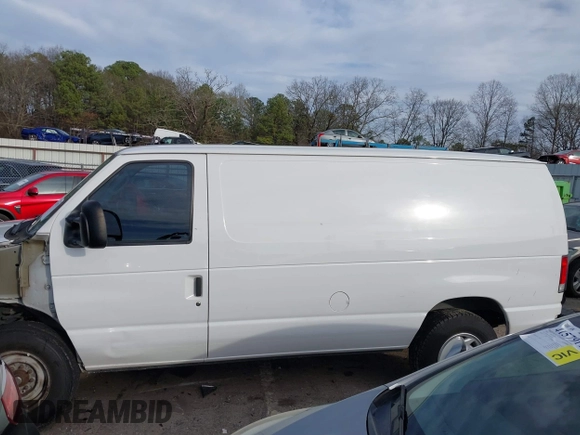 2013 Ford Econoline Cargo Commercial z VIN 1FTNE2EL8DDA63769, wystawiony jako IAAI lot #41520478 z przebiegiem 156 000 mil mil oraz . Historia ofert i sprzedaży dostępna na DreamBid. Obrazek 14.
