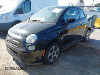2016 FIAT 500e z VIN 3C3CFFGE7GT125711, wystawiony jako IAAI lot #42370895 z przebiegiem 26 278 mil mil oraz . Historia ofert i sprzedaży dostępna na DreamBid. Obrazek 2.