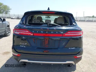2015 Lincoln MKC z VIN 5LMTJ2AH1FUJ07790, wystawiony jako IAAI lot #42179874 z przebiegiem 47 945 mil mil oraz . Historia ofert i sprzedaży dostępna na DreamBid. Obrazek 16.