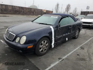 2003 Mercedes-Benz CLK-Class 3.2L with VIN WDBLK65G33T130968, listed as a Copart auction lot 43383995 with 118,133 mi miles and Salvage Title. Bid and sale history available at carsss.com. Image 1.