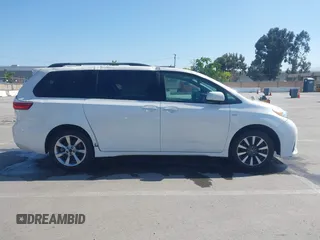 2019 Toyota Sienna XLE z VIN 5TDDZ3DC1KS224861, wystawiony jako IAAI lot #42093799 z przebiegiem 68 651 mil mil oraz . Historia ofert i sprzedaży dostępna na DreamBid. Obrazek 13.