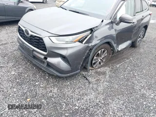 2021 Toyota Highlander XLE with VIN 5TDGZRBH3MS077976, listed as a IAAI auction lot 42265085 with 60,828 mi miles and . Bid and sale history available at DreamBid. Image 17.