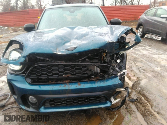 2022 MINI Countryman Cooper S with VIN WMZ83BR06N3N39575, listed as a IAAI auction lot 41477701 with 33,435 mi miles and . Bid and sale history available at DreamBid. Image 6.