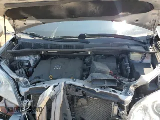 2017 Toyota Sienna XLE with VIN 5TDDZ3DC3HS177700, listed as a Copart auction lot 59720215 with 124,180 mi miles and Salvage title. Bid and sale history available at DreamBid. Image 12.