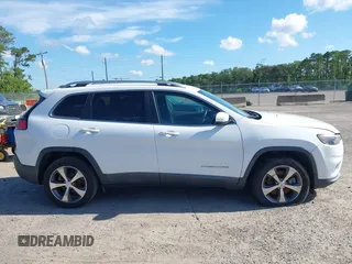 2019 Jeep Cherokee Limited z VIN 1C4PJLDB1KD380924, wystawiony jako IAAI lot #42621908 z przebiegiem 136 231 mil mil oraz . Historia ofert i sprzedaży dostępna na DreamBid. Obrazek 13.