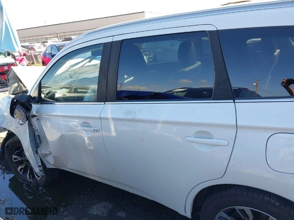 2018 Mitsubishi Outlander PHEV SEL with VIN JA4J24A50JZ044071, listed as a IAAI auction lot 41572744 with 168645 miles. Bid and sale history available at carsss.com. Image 15.