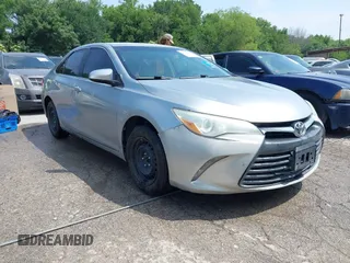 2015 Toyota Camry XLE z VIN 4T1BF1FK0FU927289, wystawiony jako IAAI lot #42329069 z przebiegiem 253 026 mil mil oraz . Historia ofert i sprzedaży dostępna na DreamBid. Obrazek 1.
