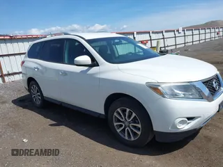 2013 Nissan Pathfinder S with VIN 5N1AR2MM9DC630781, listed as a IAAI auction lot 42170854 with 200,298 mi miles. Bid and sale history available at carsss.com. Image 1.