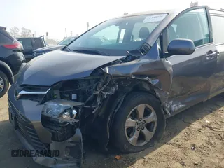2019 Toyota Sienna LE Auto Access Seat with VIN 5TDKZ3DC4KS987948, listed as a IAAI auction lot 41225296 with 104,189 mi miles and . Bid and sale history available at DreamBid. Image 6.