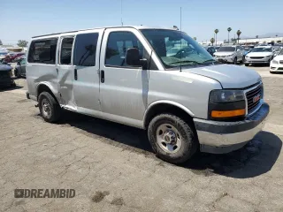 2022 GMC Savana LT z VIN 1GJW7FFP1N1154496, wystawiony jako Copart lot #57423255 z przebiegiem 191 693 mil mil oraz Tytuł czysty. Historia ofert i sprzedaży dostępna na DreamBid. Obrazek 4.