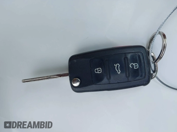 2013 Volkswagen Passat SE with VIN 1VWBP7A33DC041410, listed as a IAAI auction lot 42427033 with Not provided miles and . Bid and sale history available at DreamBid. Image 11.
