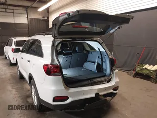 2019 Kia Sorento LX with VIN 5XYPGDA35KG451755, listed as a IAAI auction lot 42031207 with 73,158 mi miles. Bid and sale history available at carsss.com. Image 3.