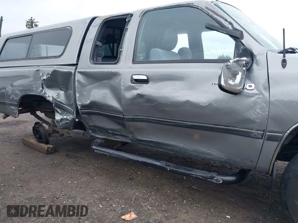 1997 Toyota T100 SR5 with VIN JT4UN24D3V0040298, listed as a IAAI auction lot 41936885 with 66,224 mi miles and . Bid and sale history available at DreamBid. Image 6.