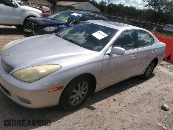 2003 Lexus ES with VIN JTHBF30G930142663, listed as a IAAI auction lot 42197964 with 224,208 mi miles. Bid and sale history available at carsss.com. Image 2.