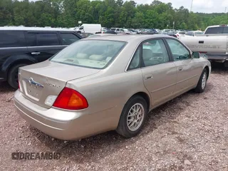 2000 Toyota Avalon XL with VIN 4T1BF28B4YU003928, listed as a IAAI auction lot 42047894 with 303,179 mi miles and . Bid and sale history available at DreamBid. Image 4.
