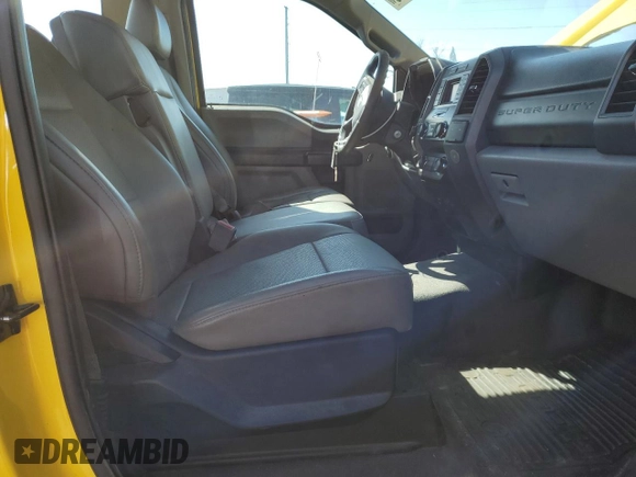 2019 Ford F-250 XL with VIN 1FTBF2B60KEG24939, listed as a Copart auction lot 51901055 with 132,180 mi miles and Salvage title. Bid and sale history available at DreamBid. Image 7.