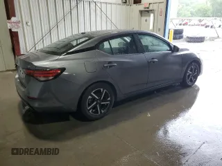 2024 Nissan Sentra SV z VIN 3N1AB8CVXRY332327, wystawiony jako Copart lot #59234505 z przebiegiem 26 950 mil mil oraz Czysty tytuł • Clean title. Historia ofert i sprzedaży dostępna na DreamBid. Obrazek 3.
