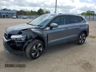 2024 Volkswagen Taos SE z VIN 3VVUX7B25RM050540, wystawiony jako Copart lot #50697905 z przebiegiem 10 076 mil mil oraz Szkoda całkowita • Salvage title. Historia ofert i sprzedaży dostępna na DreamBid. Obrazek 1.