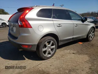 2013 Volvo XC60 T6 with VIN YV4902DZ0D2428539, listed as a Copart auction lot 49141265 with 102,037 mi miles and Salvage Title. Bid and sale history available at carsss.com. Image 3.
