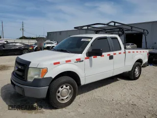 2014 Ford F-150 XL with VIN 1FTEX1CM1EFC16837, listed as a Copart auction lot 53352665 with 191,792 mi miles and Salvage title. Bid and sale history available at DreamBid. Image 1.
