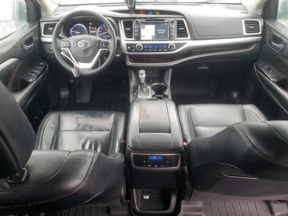 2018 Toyota Highlander SE with VIN 5TDJZRFH7JS546854, listed as a Copart auction lot 44888115 with 192,997 mi miles and Clean Title. Bid and sale history available at carsss.com. Image 8.