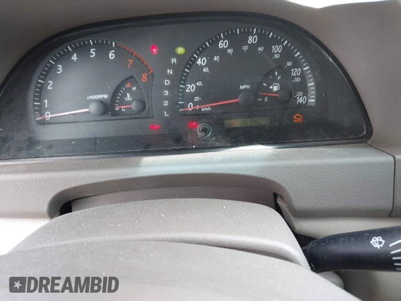 2003 Toyota Camry LE z VIN 4T1BF32KX3U055698, wystawiony jako IAAI lot #42243299 z przebiegiem 167 429 mil mil oraz . Historia ofert i sprzedaży dostępna na DreamBid. Obrazek 7.