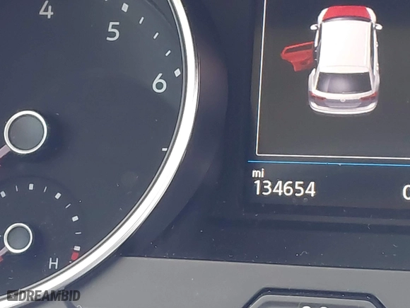 2018 Volkswagen Tiguan S with VIN 3VV1B7AX2JM050594, listed as a IAAI auction lot 41681117 with 134,654 mi miles. Bid and sale history available at carsss.com. Image 15.