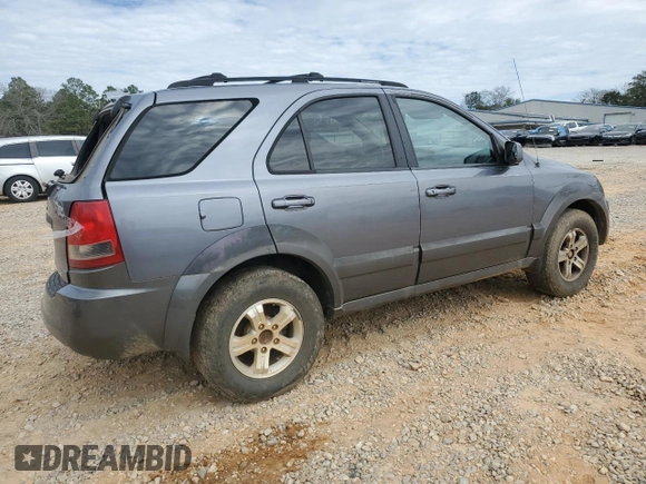 2005 Kia Sorento LX with VIN KNDJD733055403932, listed as a Copart auction lot 47476185 with 212,573 mi miles and Salvage Title. Bid and sale history available at carsss.com. Image 3.