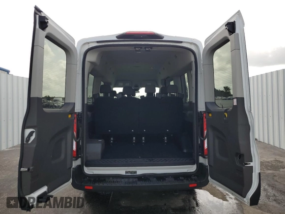 2024 Ford Transit Passenger XL z VIN 1FBAX2C85RKA36446, wystawiony jako Copart lot #60238785 z przebiegiem 325 mil mil oraz Czysty tytuł • Clean title. Historia ofert i sprzedaży dostępna na DreamBid. Obrazek 10.